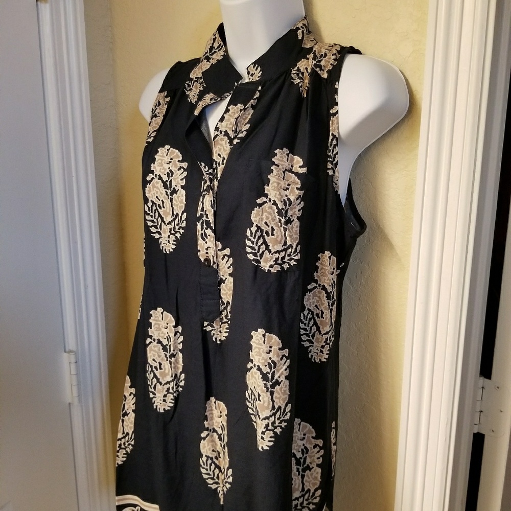 New Navy Beige Tan Sleeveless Top